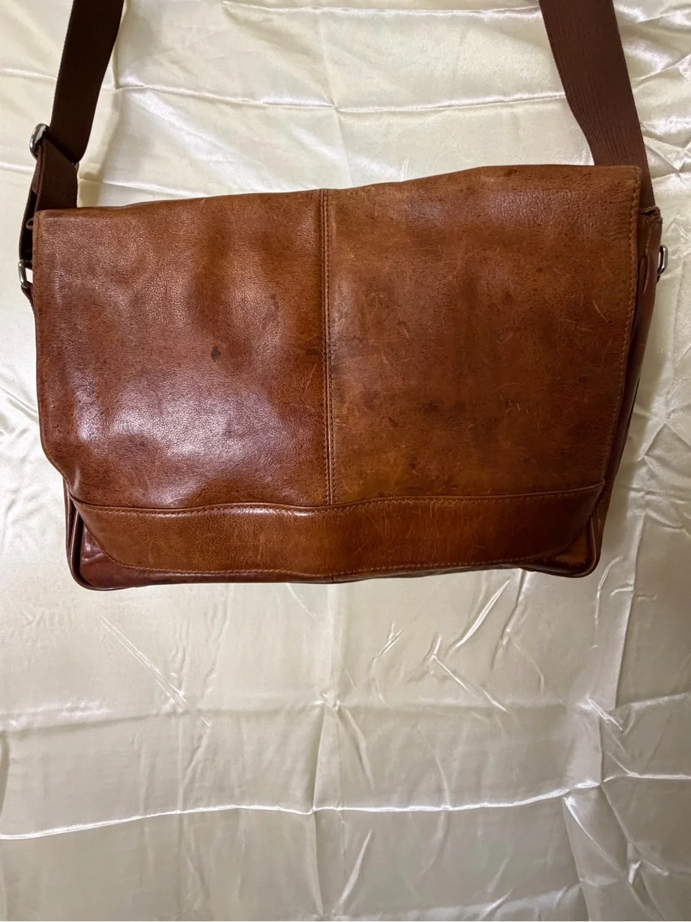 Wilsons Leather Brown Distressed Messenger Bag Laptop Briefcase Vintage Patina